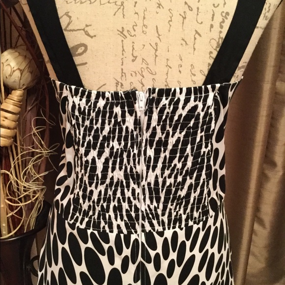Beautiful Black & White Casual Sundress - Picture 5 of 8